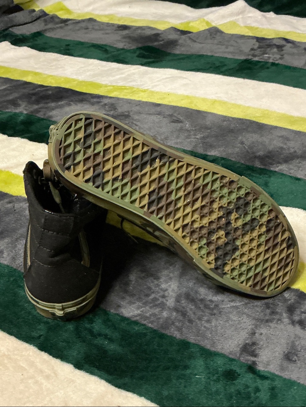 Vans Men Black High-Top Sneakers with Olive Camouflage Trim Size 11 - Picture 11 of 16